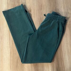 LULULEMON Softstream pants, size 4. NWOT!